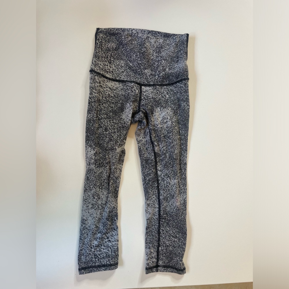 Lululemon high rise print capri leggings